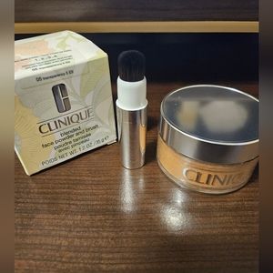 Clinique Blended Face Powder in 05 Transparency